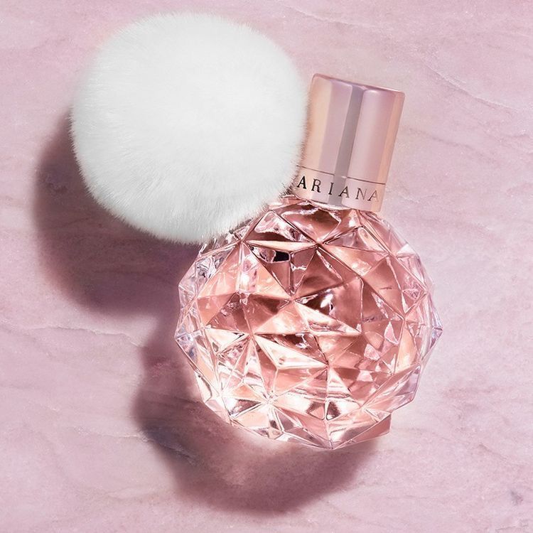 Ariana Grande Ari, detalle del frasco